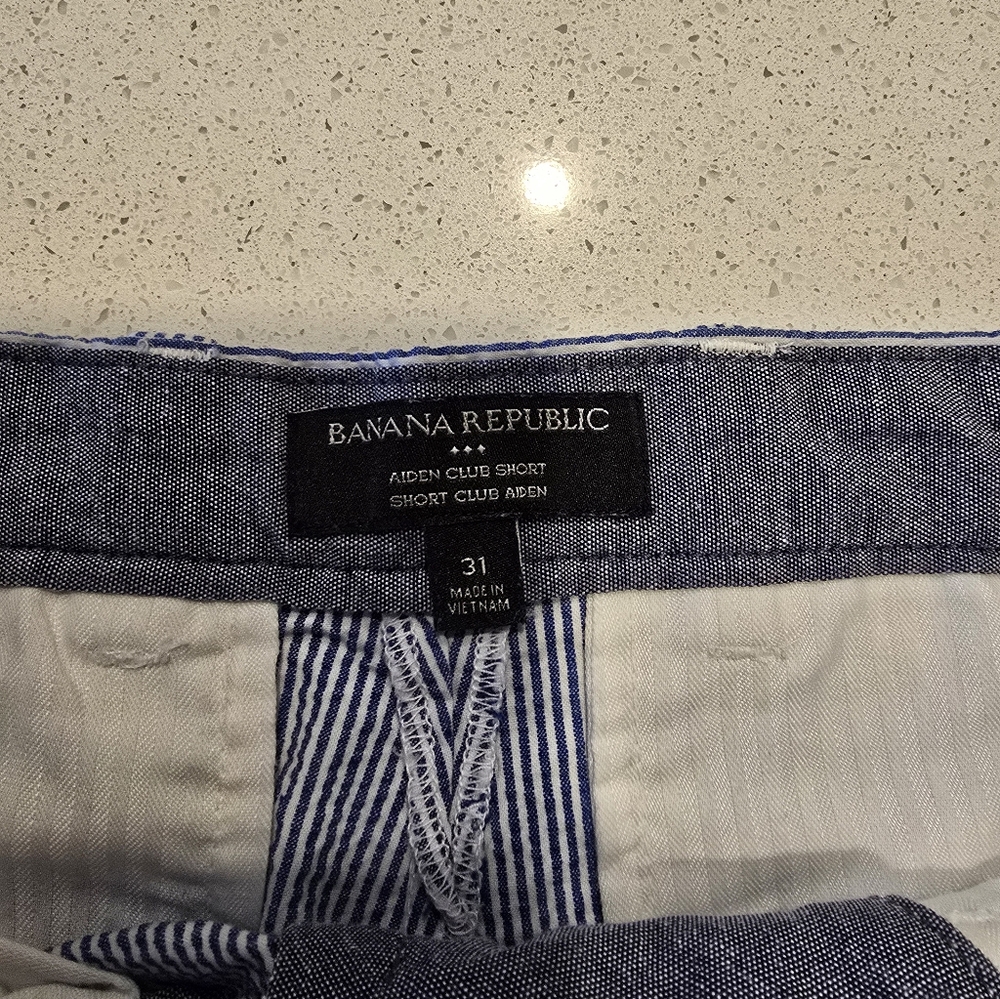 Men's Banana shorts - size 31